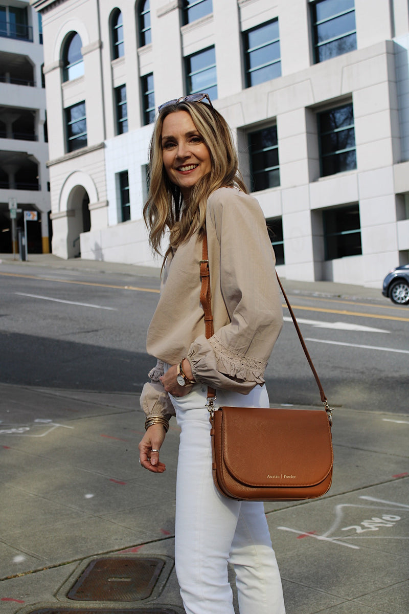 omaha handbag in camel