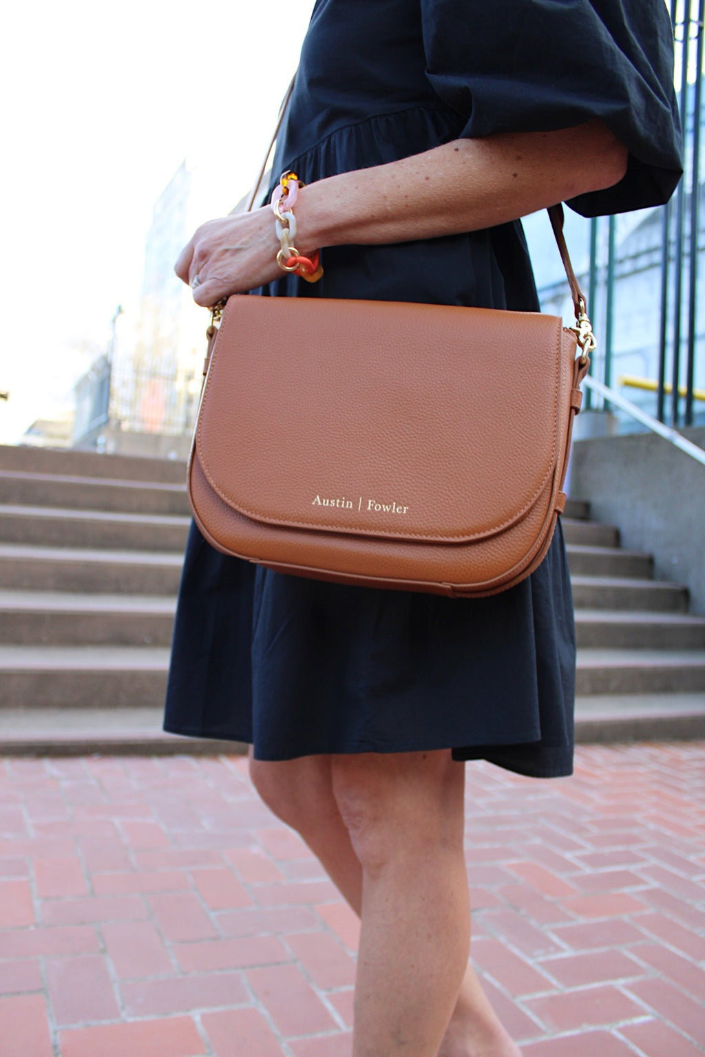 omaha handbag in camel