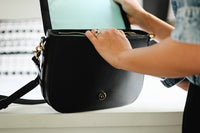 omaha handbag in black (outlet)