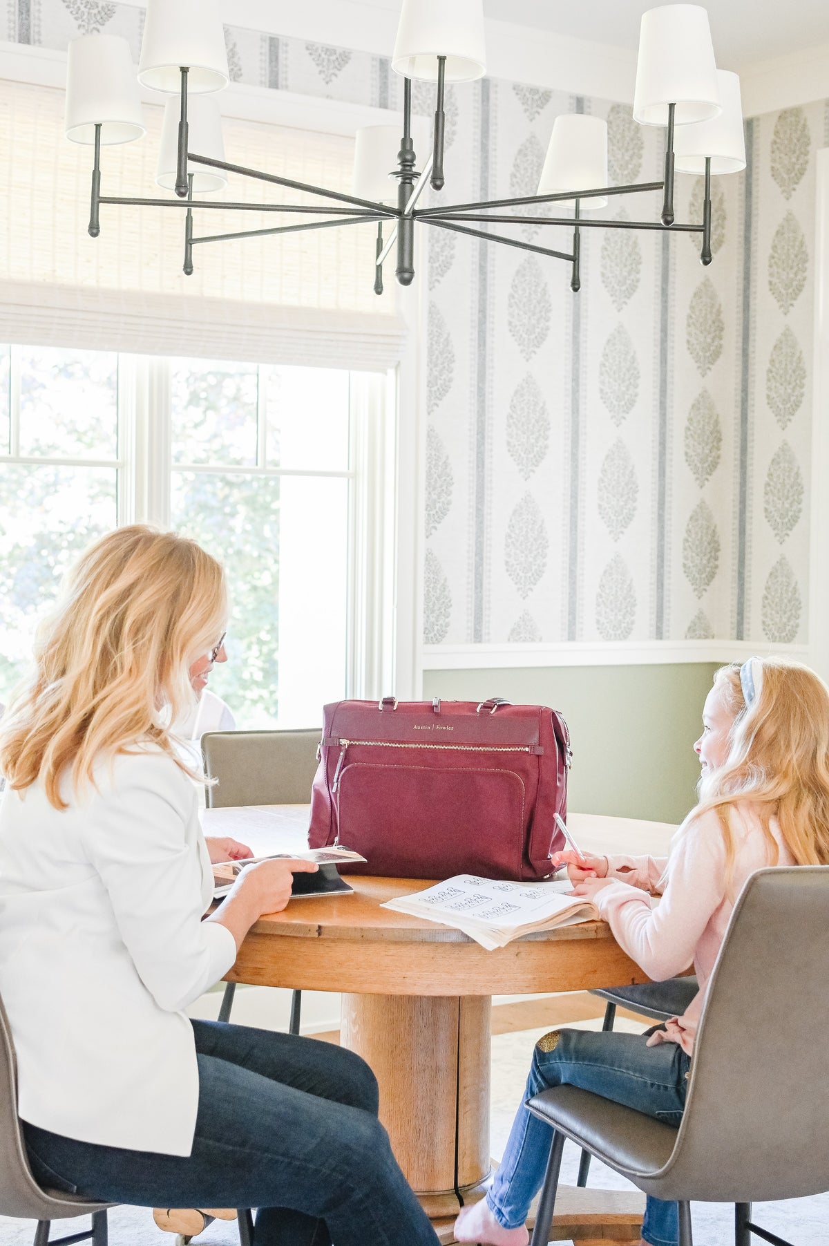 the briggs bag in mulberry (outlet)